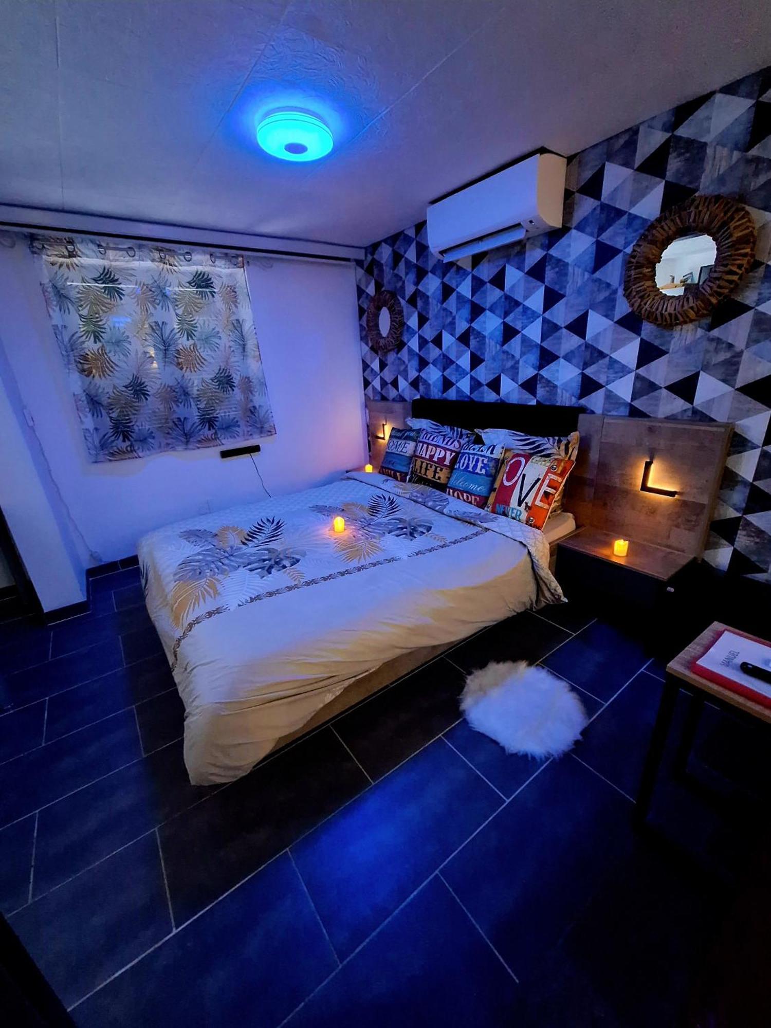Les Charmes-Balneotherapie-Videoprojecteur-Netflix Baume-les-Dames Dış mekan fotoğraf