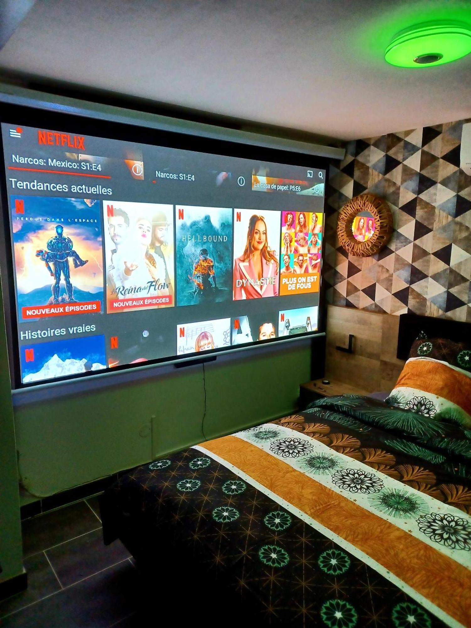 Les Charmes-Balneotherapie-Videoprojecteur-Netflix Baume-les-Dames Dış mekan fotoğraf